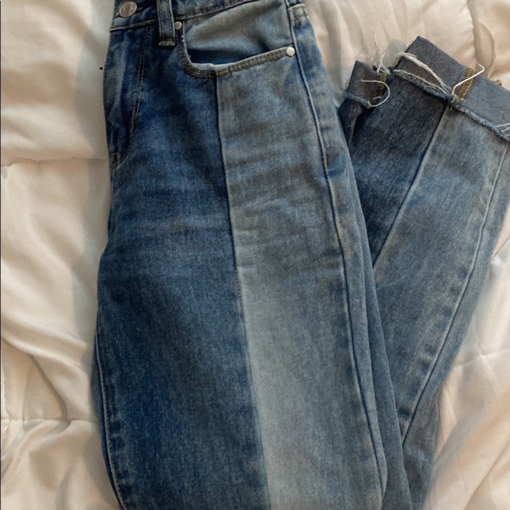 Womens Pacsun two toned jeans, size 22.